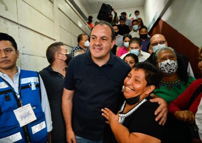 Cuauhtémoc Blanco cercano a la gente 04