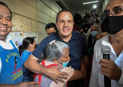 Cuauhtémoc Blanco cercano a la gente 06