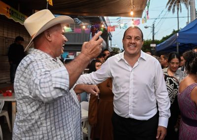 Cuauhtémoc Blanco cercano a la gente 07