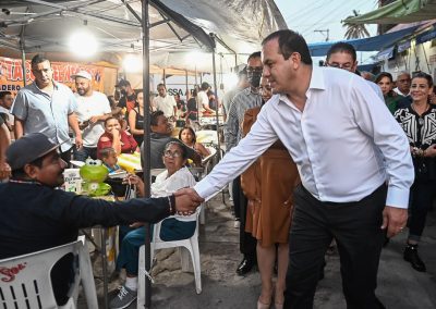 Cuauhtémoc Blanco cercano a la gente 08