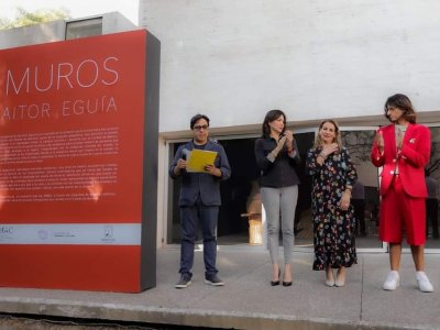 Inauguran Exposición Muros 01